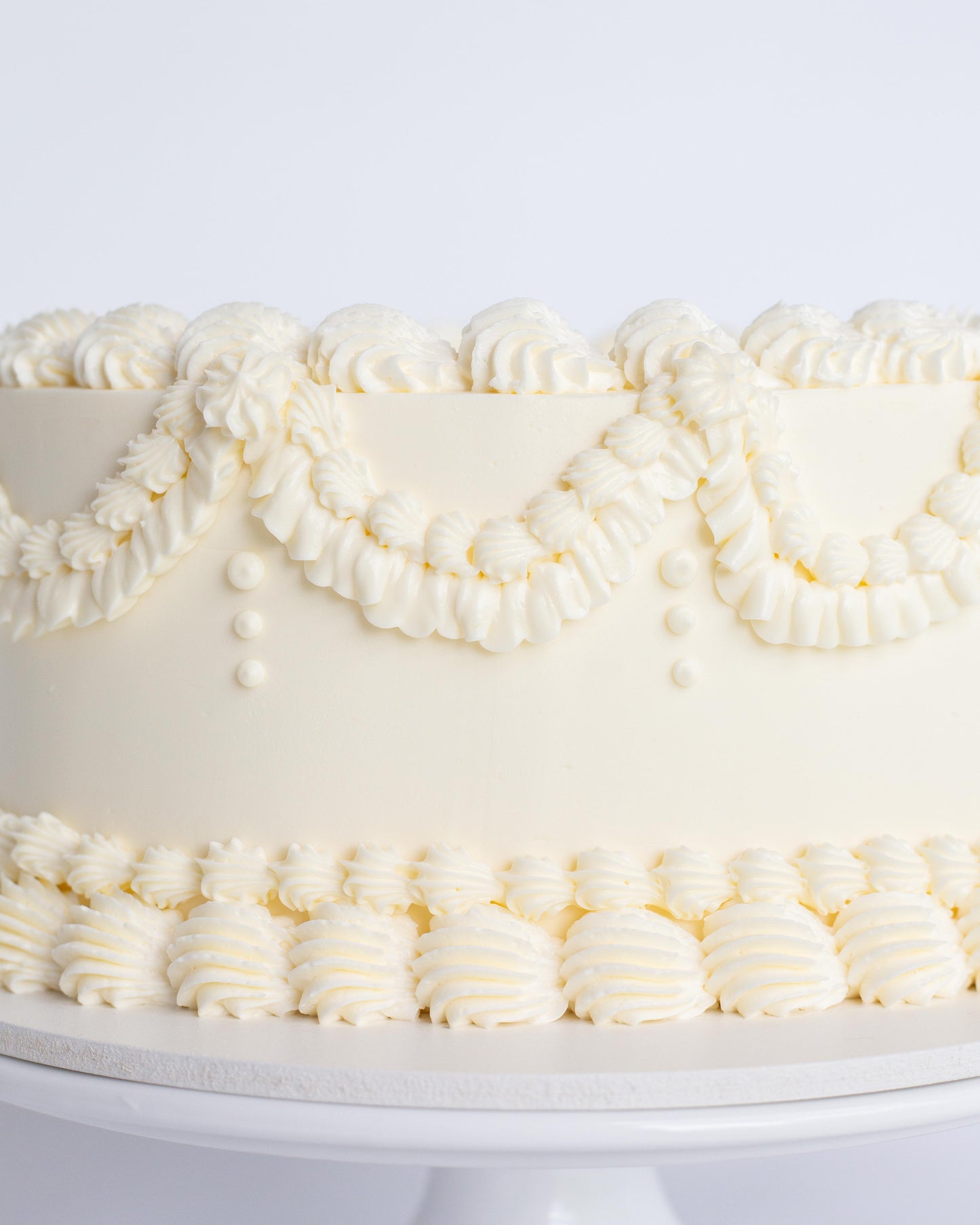 Vintage Buttercream Cake (Heart or Round)