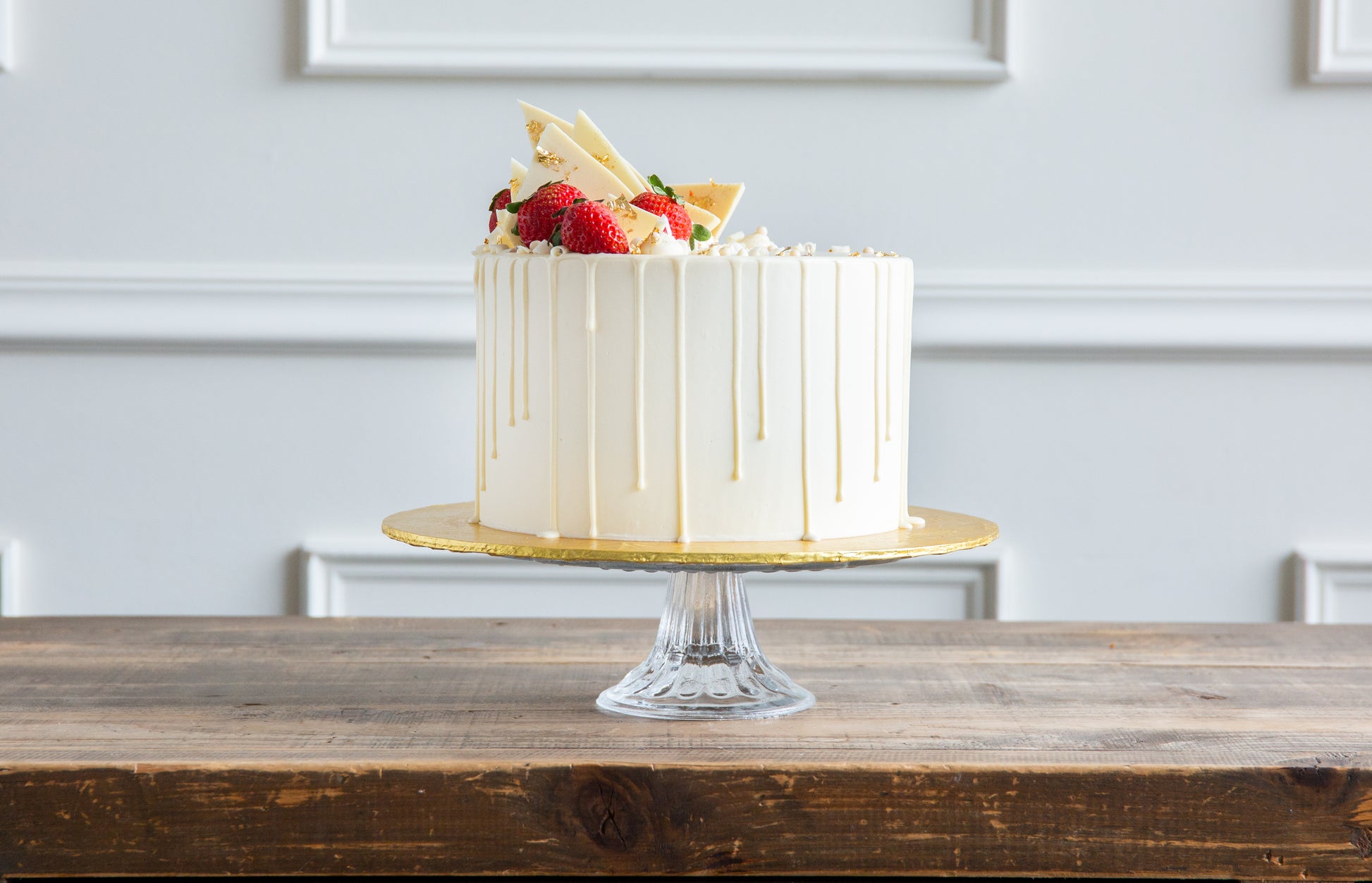 Deluxe Strawberry Champagne Cake
